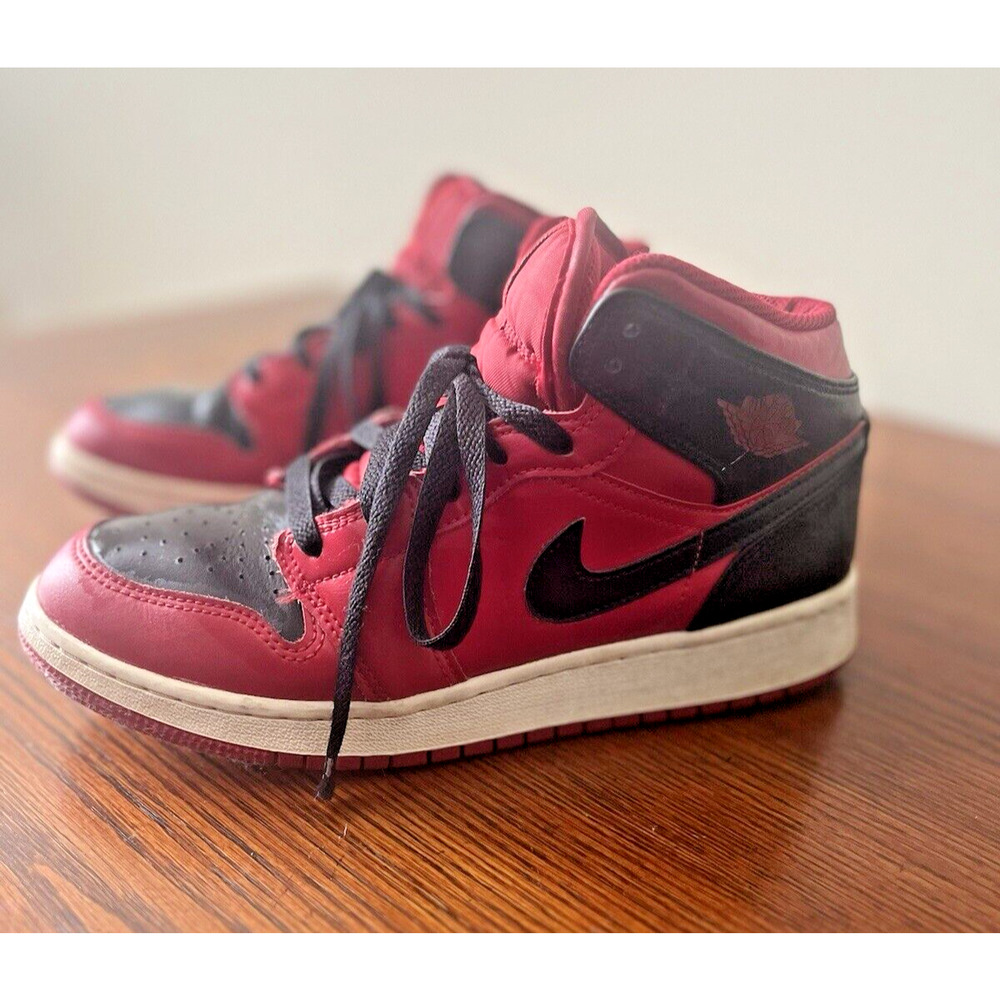 Nike Air Jordan 1 Mid Reverse Bred Black Red Shoes Size 6Y 554724-660